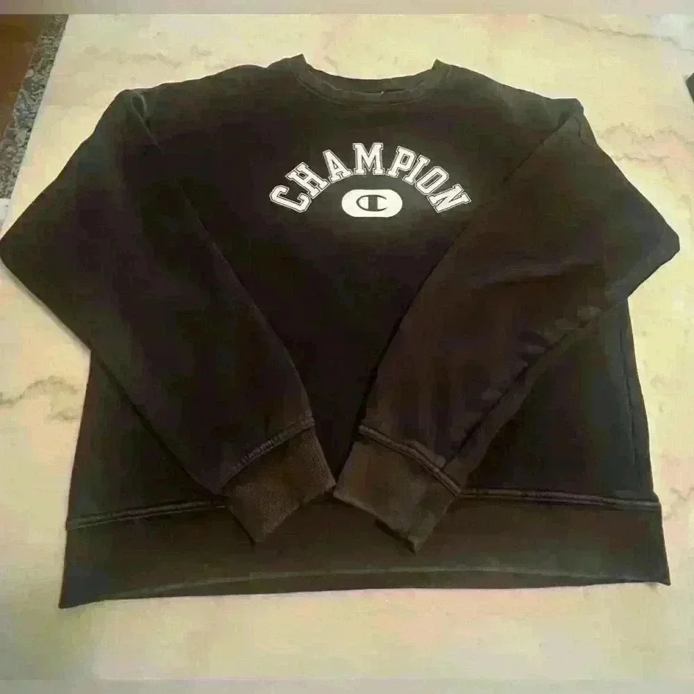 champion-women’s-power blend-vintage-wash-crew neck-solar-wash-black size M